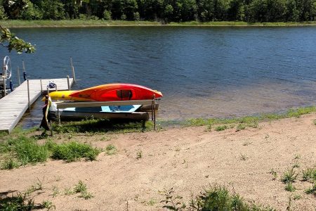 Wigwam Motel kayaks on the lake